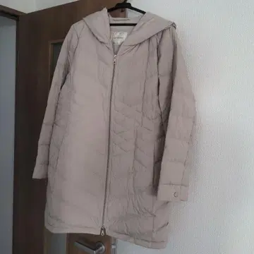 [ 새상품급 ] Golden Bear 후드 부착 롱 다운 코트 베이지