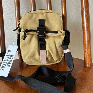 Urban Outfitters 어반 아웃피터스 숄더백