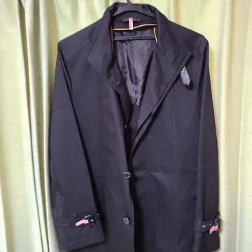 블랙 트렌치코트