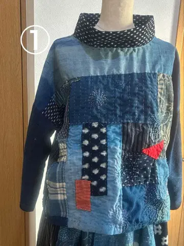 빈티지 원단 앞뒤의 표정이 다른 2웨이 블라우스