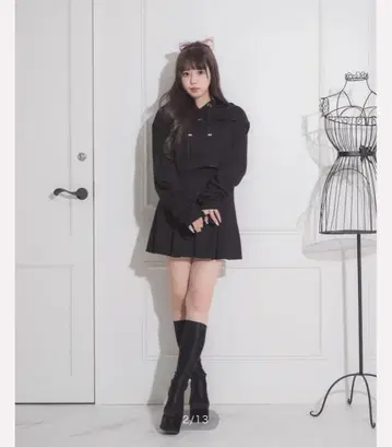 pium 컷 아웃 프릴 맨투맨 세트 블랙