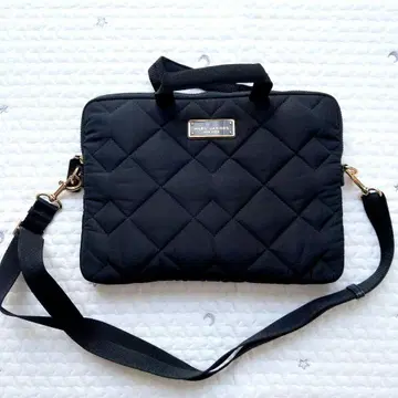 MARC JACOBS 블랙 퀼팅 PC 케이스