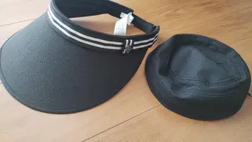 Munsingwear 블랙 스트라이프 바이저