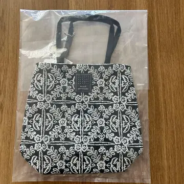 미나 페르호넨 런치 토트 페리체 블랙