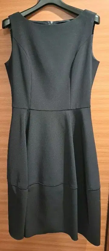 폭시 뉴욕 슬리브리스 원피스 네이비 38