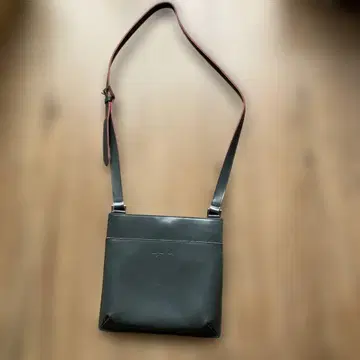 agnis b. 그레이 숄더백 사코슈