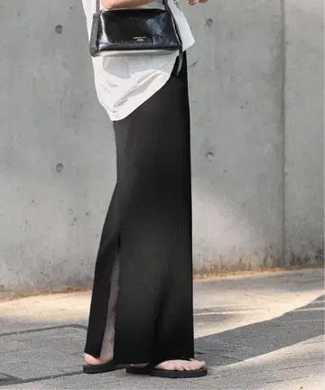 저널 스탠다드 탄력 골지 롱 스커트 블랙