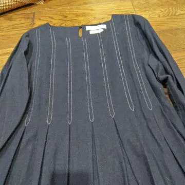 서니클라우드 네이비 컬러 원피스