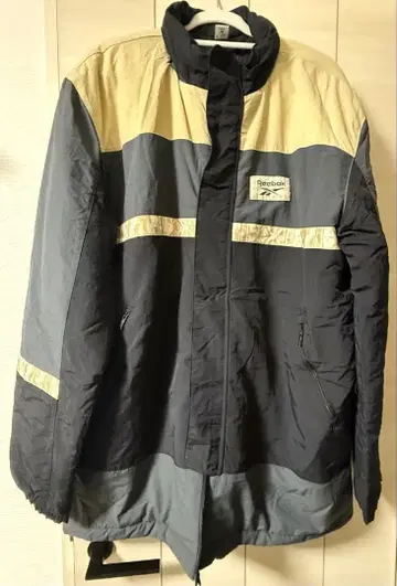 Reebok 리플렉터 부착 자켓 네이비/그레이