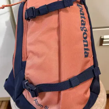 컨디션 최상 Patagonia 파타고니아 아톰 슬링 8L 네이비 오렌지