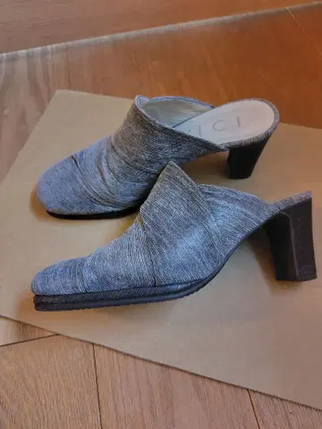 DICI 천연 가죽 그레이 뮬 모드 에 자코모