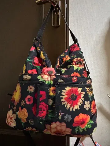 꽃무늬 나일론 숄더백