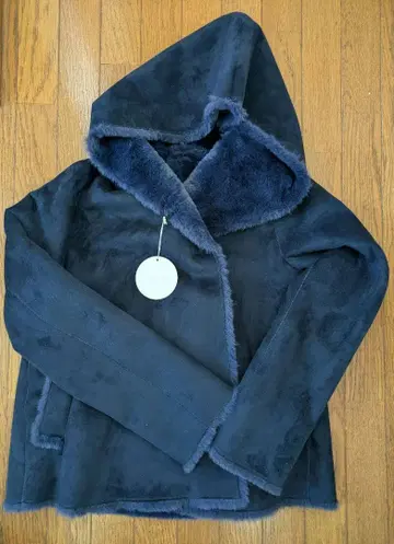 새상품 네이비 무스탕 코트 후드 부착 anana fior fiore