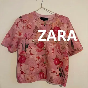 미사용 새상품 ZARA 꽃무늬 반팔 상의 S 사이즈 골드 버튼