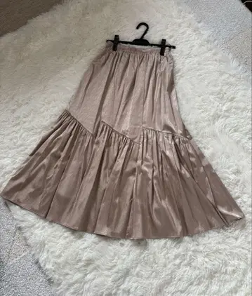 절개 플레어 스커트