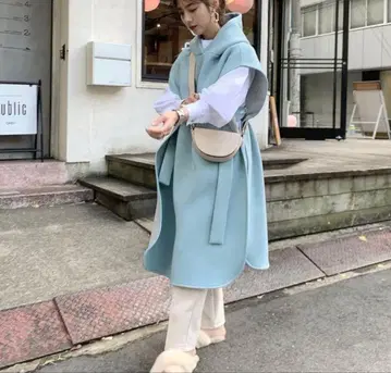 새상품급 miku님 착용 MAKE-AI 후드 부착 판초 메이크아이코트