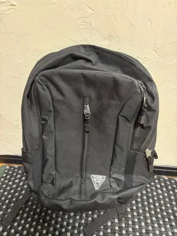 TRIUMPH 블랙 백팩