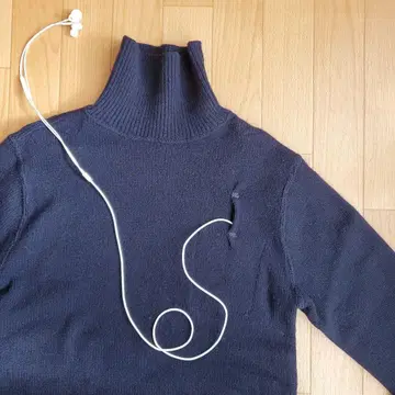 할리우드 런치마켓 터틀넥 스웨터