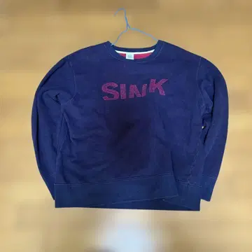 페이드 크롭 로고 맨투맨 트레이너