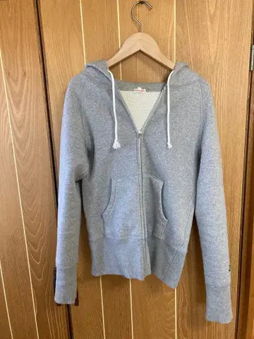 DRESSTERIOR 그레이 후드 부착 후드티 보아 안감 사양