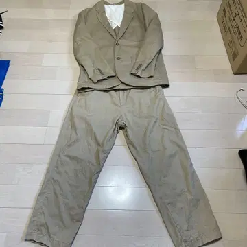 베이지 수트 셋업 자켓과 팬츠 세트 JW ANDERSON