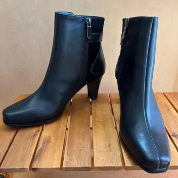 새상품급 Yukiko Kimijima 가죽 사이드 지퍼 블랙 23cm