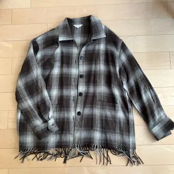 체크 무늬 프린지 셔츠