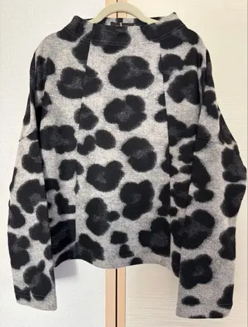 HALF-NOTE 애니멀 무늬 니트 그레이 새상품 CRESCENT