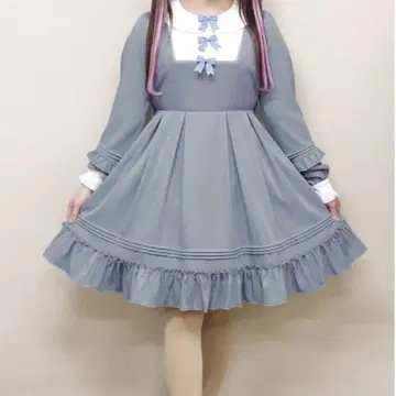 Amavel 스퀘어 요크 핀턱 원피스