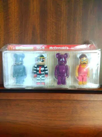 미개봉 새상품 [ 고질라 VS 맥도날드 BE@RBRICK 4체 세트 ]