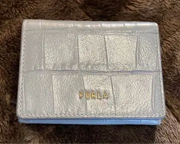 FURLA 라이트 블루 악어 엠보싱 3단 폴더형 지갑