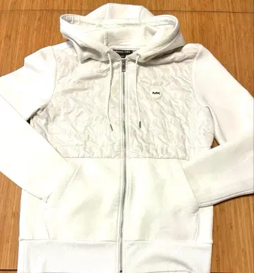 마이클코어스 MK 화이트 후드 부착 퀼팅 지퍼 골프 후드티