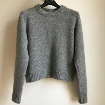 폭시 38 그레이 크루넥 스웨터
