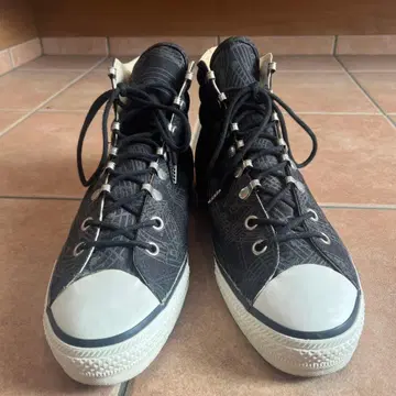 넘버나인 미야시타기 하이컷 스니커즈