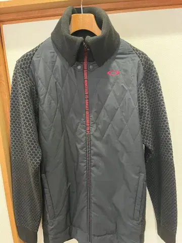 OAKLEY 퀼팅 자켓