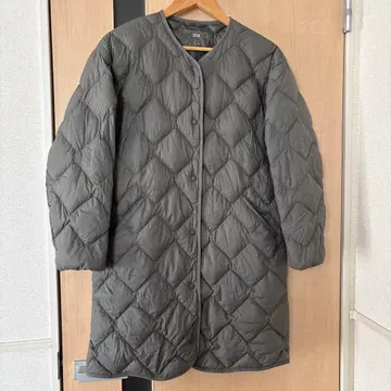 유니클로 울트라 라이트 다운 릴랙스 다운 코트 M사이즈 올리브색