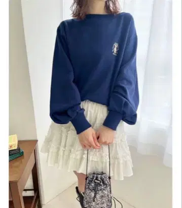 [ 미사용 ] LILYBROWN 베어 맨투맨