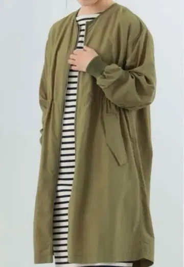 반값 이하 새상품 Ray BEAMS 레이빔즈 백 지퍼 코트 올리브