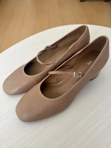 ZARA 스트랩 가죽 힐 신발