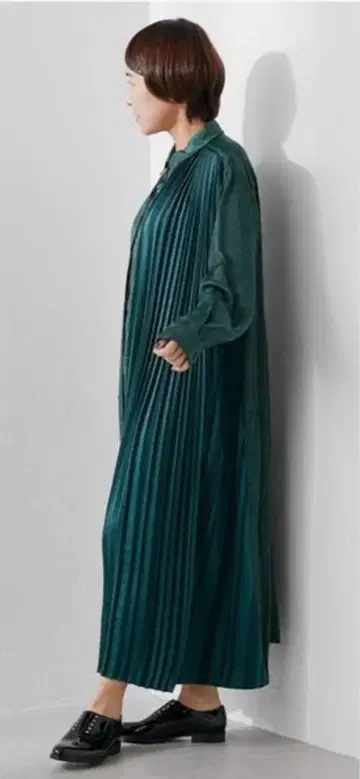 도트 스트라이프 랜덤 플리츠 원피스 SUMI STYLE