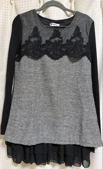 튜닉/탑 그레이 트위드 & 블랙 레이스, 안감 부착, 프릴 부착