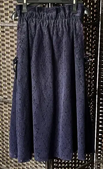 axes femme 네이비 레이스 플레어 스커트