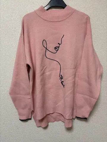 새상품 이번 시즌 KATHARINE ROSS 핑크 페이스 패턴 니트탑