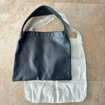 [ argue ] SQUARE DAY BAG 아규