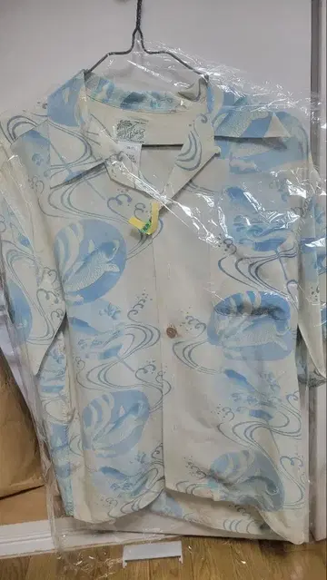 La La kai 라라카이 100% 실크 반팔 셔츠 S