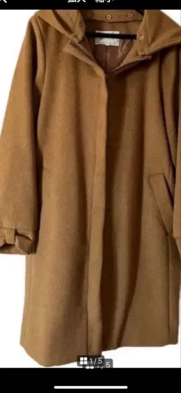 후드 부착 코트 쿠튀르 브로치 리본