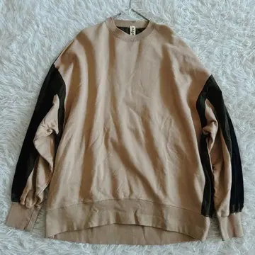 나곤스탠스 Major Sweat 아플리케 풀오버 이소재 절개 38