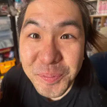 유니크한 표정의 봉제 인형