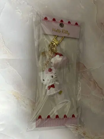 키티 딸기 휘핑 케이크 키링