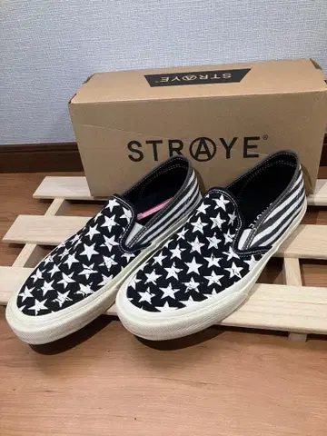 STRAYE 슬립온 별 패턴 블랙/화이트 8.5